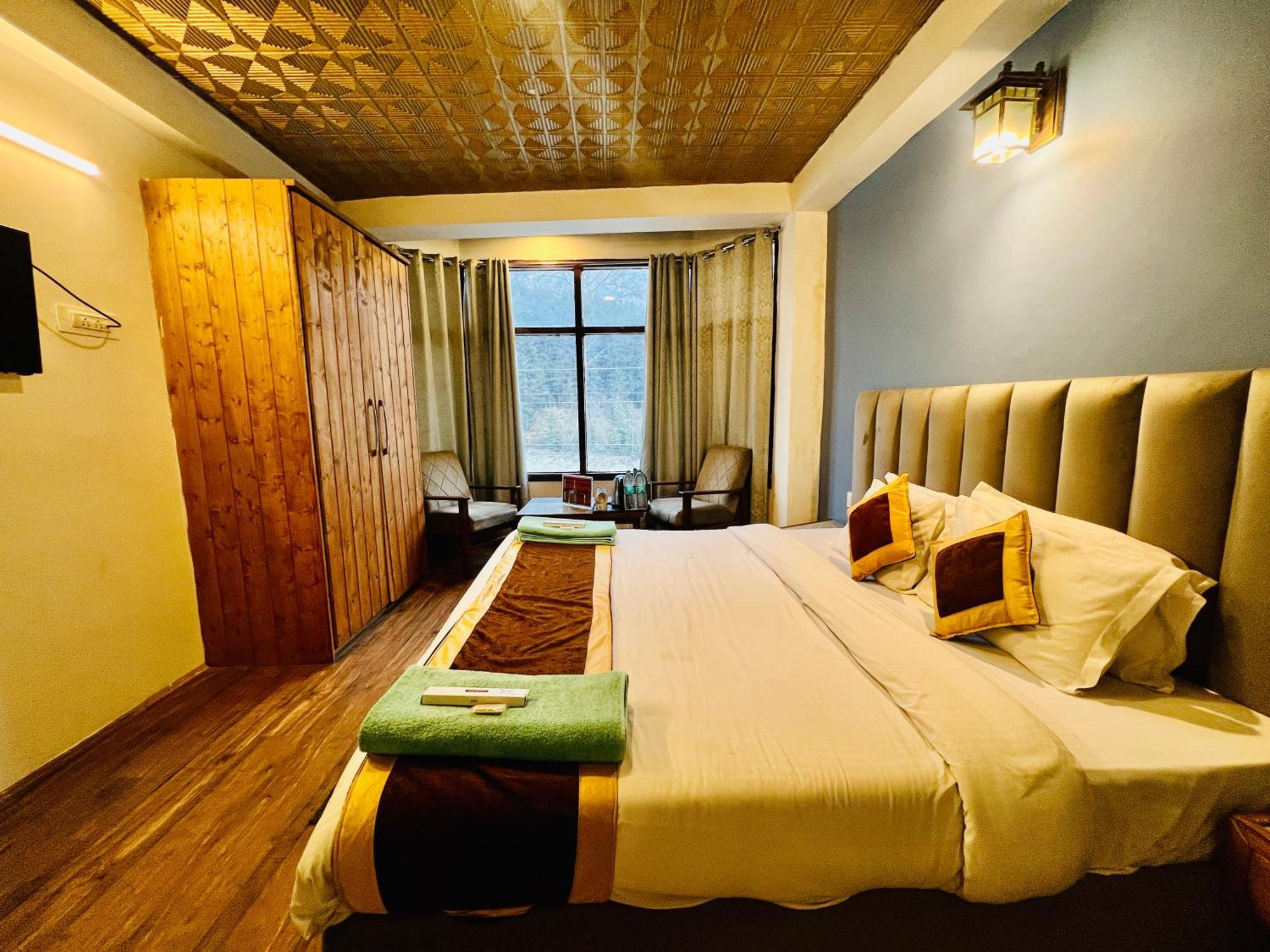 Hotel Green Link -#Near Volvo Bus Stand #Mountain View #River View #Open Terrace Manāli Exteriér fotografie