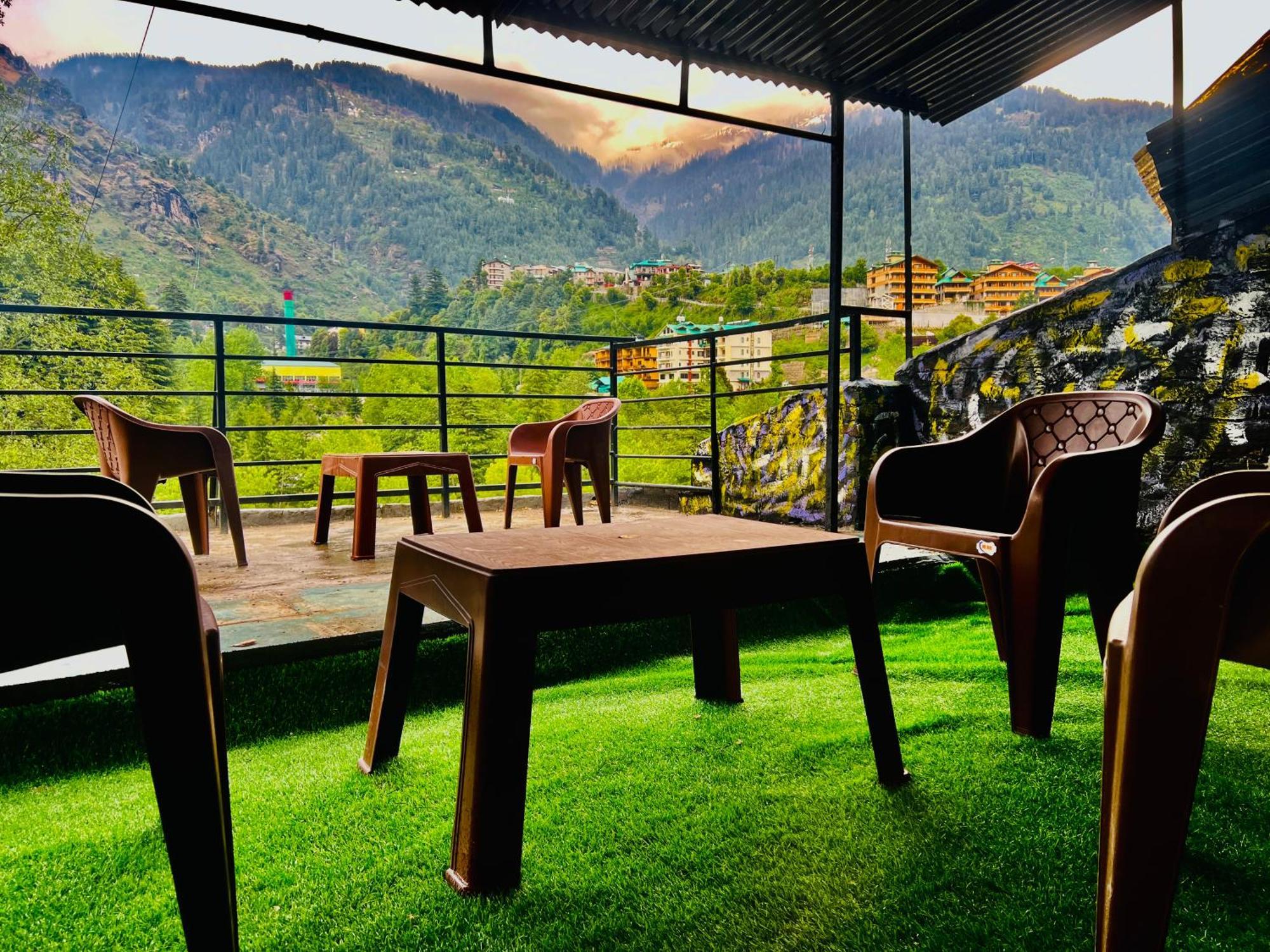 Hotel Green Link -#Near Volvo Bus Stand #Mountain View #River View #Open Terrace Manāli Exteriér fotografie