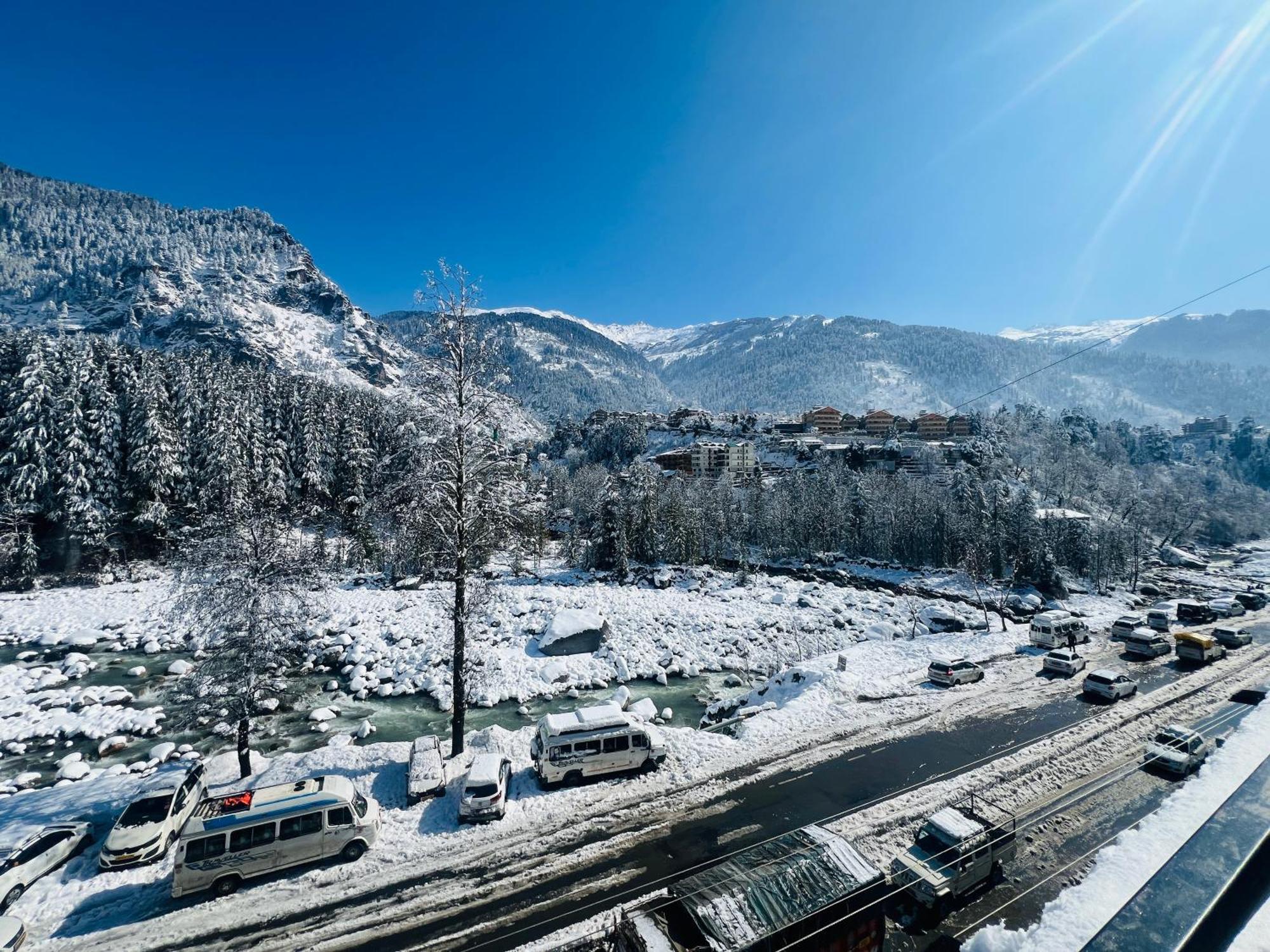 Hotel Green Link -#Near Volvo Bus Stand #Mountain View #River View #Open Terrace Manāli Exteriér fotografie