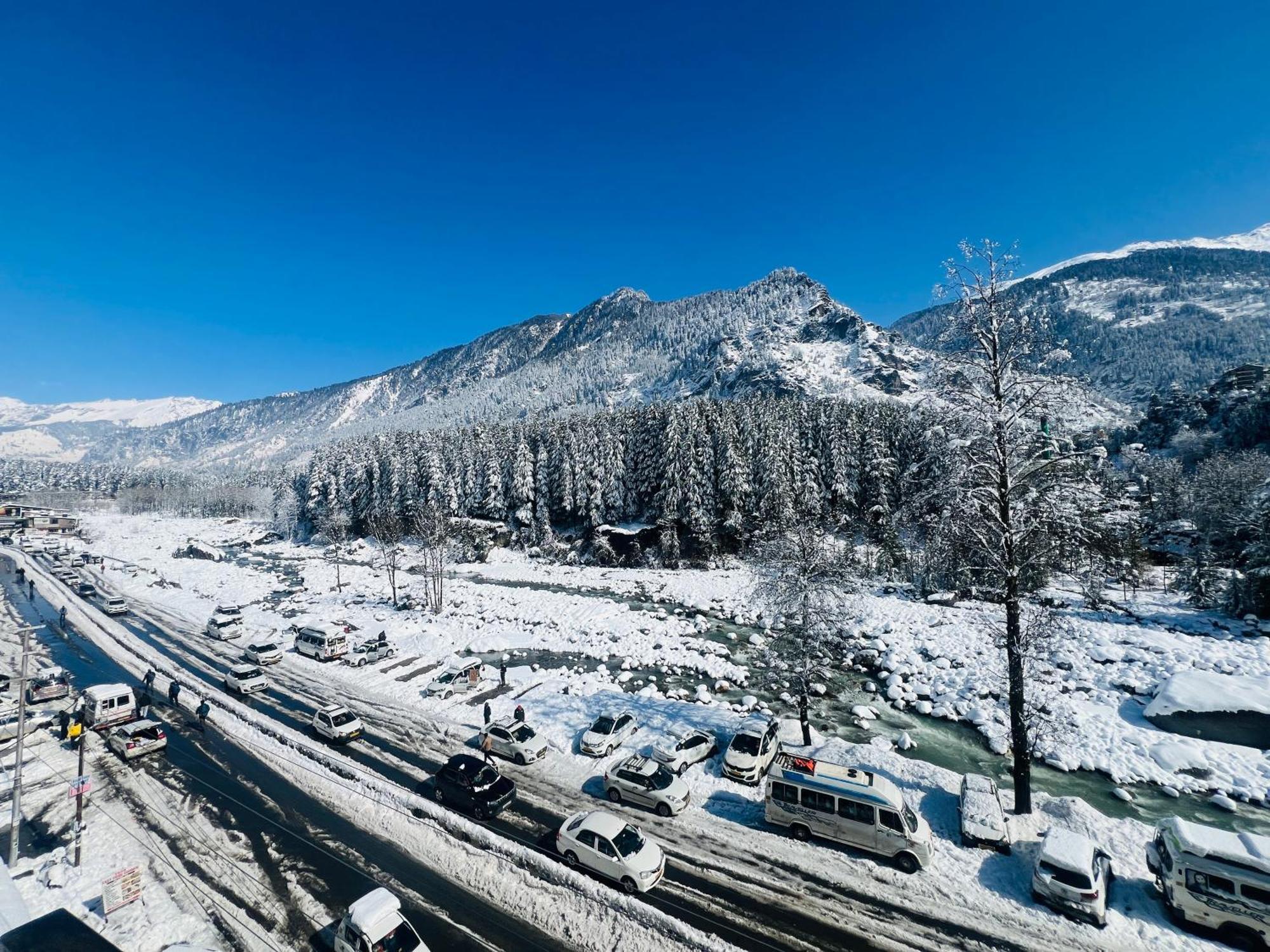 Hotel Green Link -#Near Volvo Bus Stand #Mountain View #River View #Open Terrace Manāli Exteriér fotografie