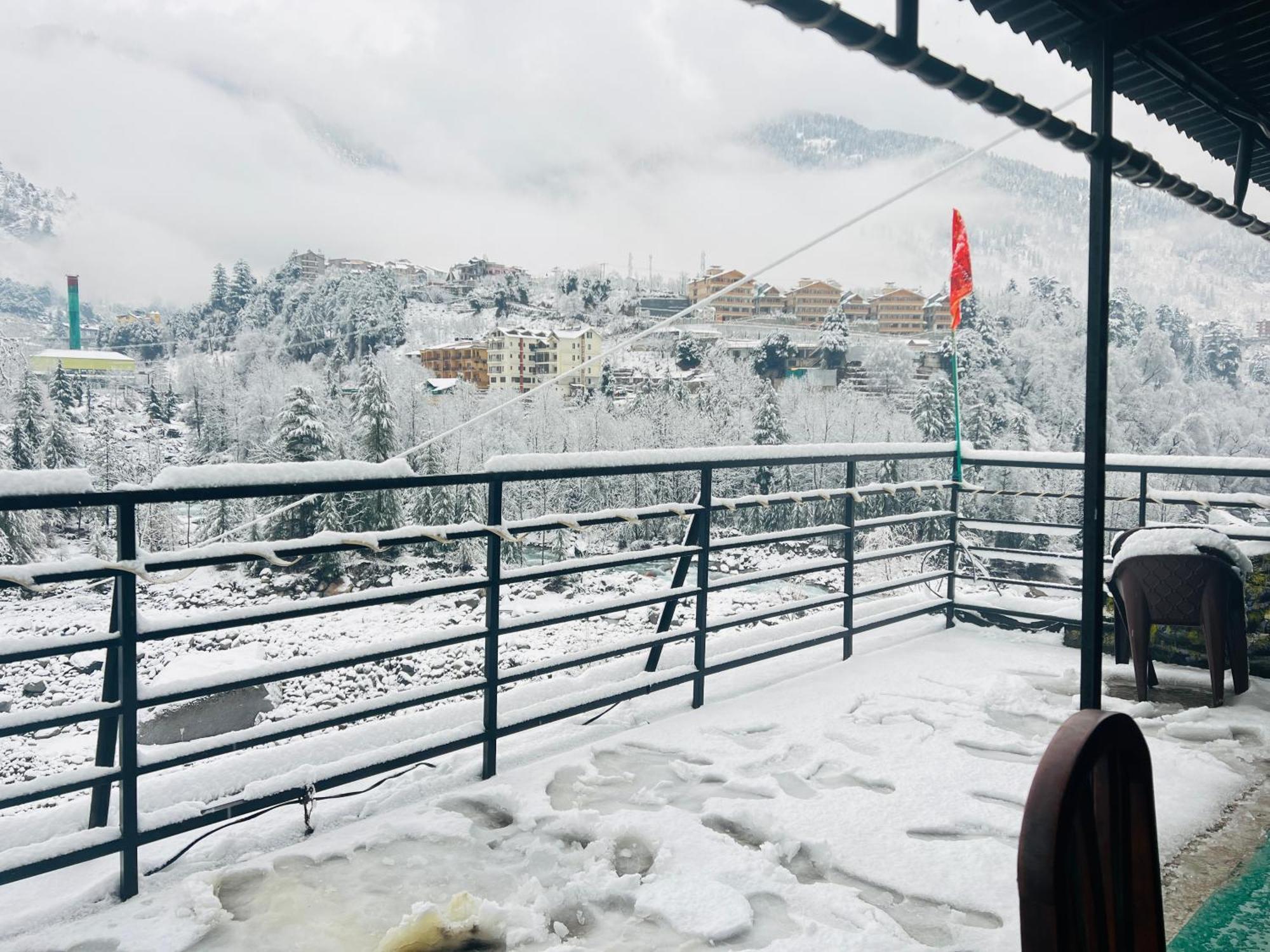 Hotel Green Link -#Near Volvo Bus Stand #Mountain View #River View #Open Terrace Manāli Exteriér fotografie