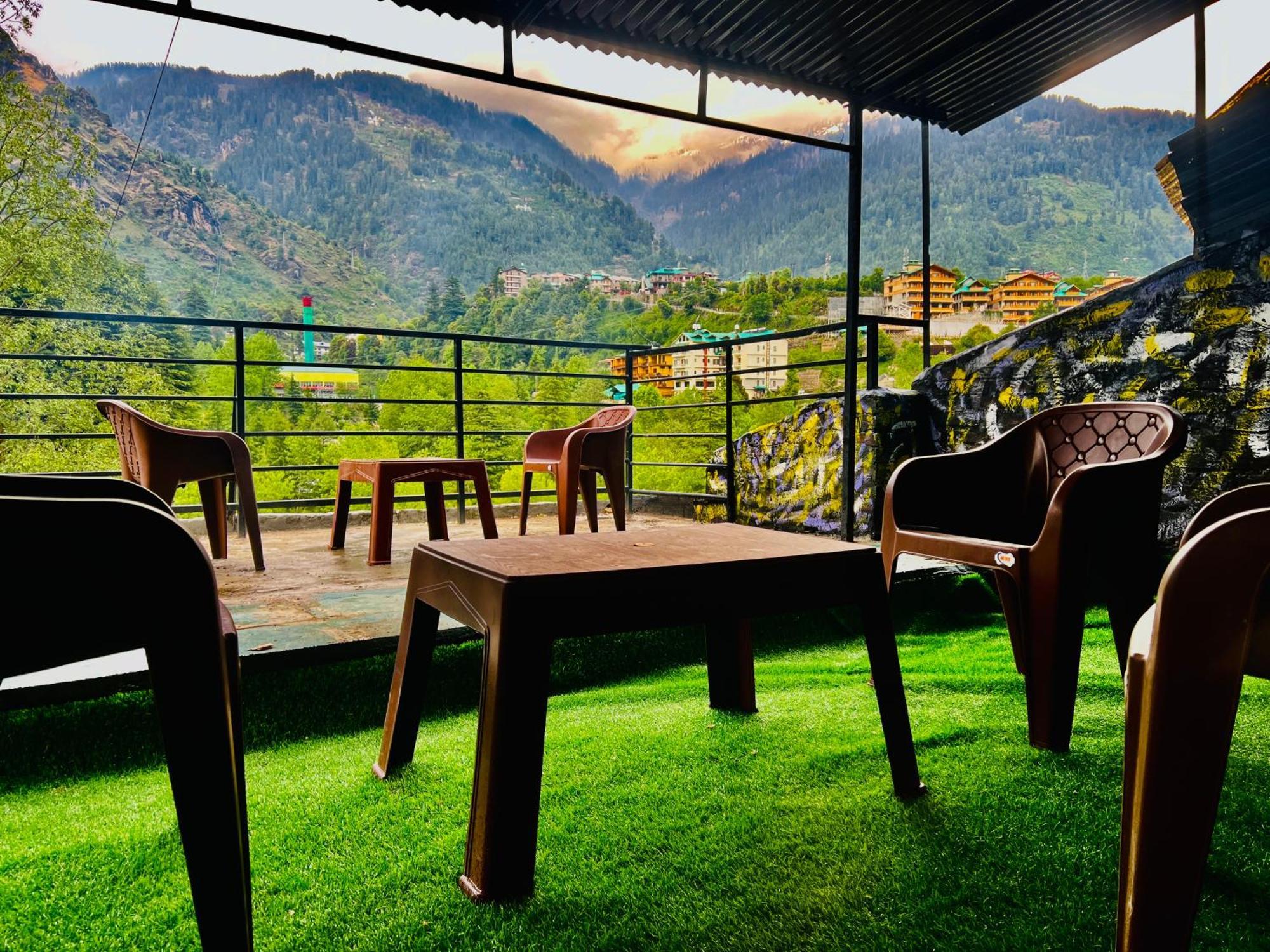 Hotel Green Link -#Near Volvo Bus Stand #Mountain View #River View #Open Terrace Manāli Exteriér fotografie