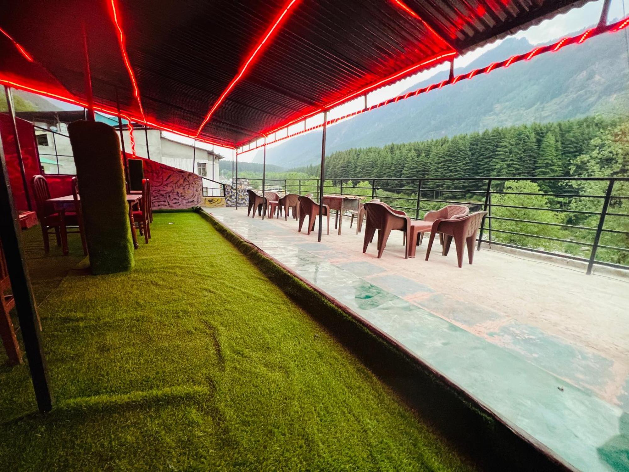 Hotel Green Link -#Near Volvo Bus Stand #Mountain View #River View #Open Terrace Manāli Exteriér fotografie