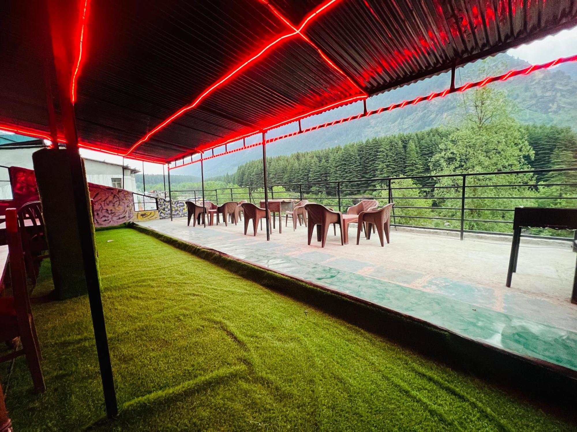 Hotel Green Link -#Near Volvo Bus Stand #Mountain View #River View #Open Terrace Manāli Exteriér fotografie